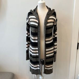 Evelyn Taylor Striped Sweater - Medium